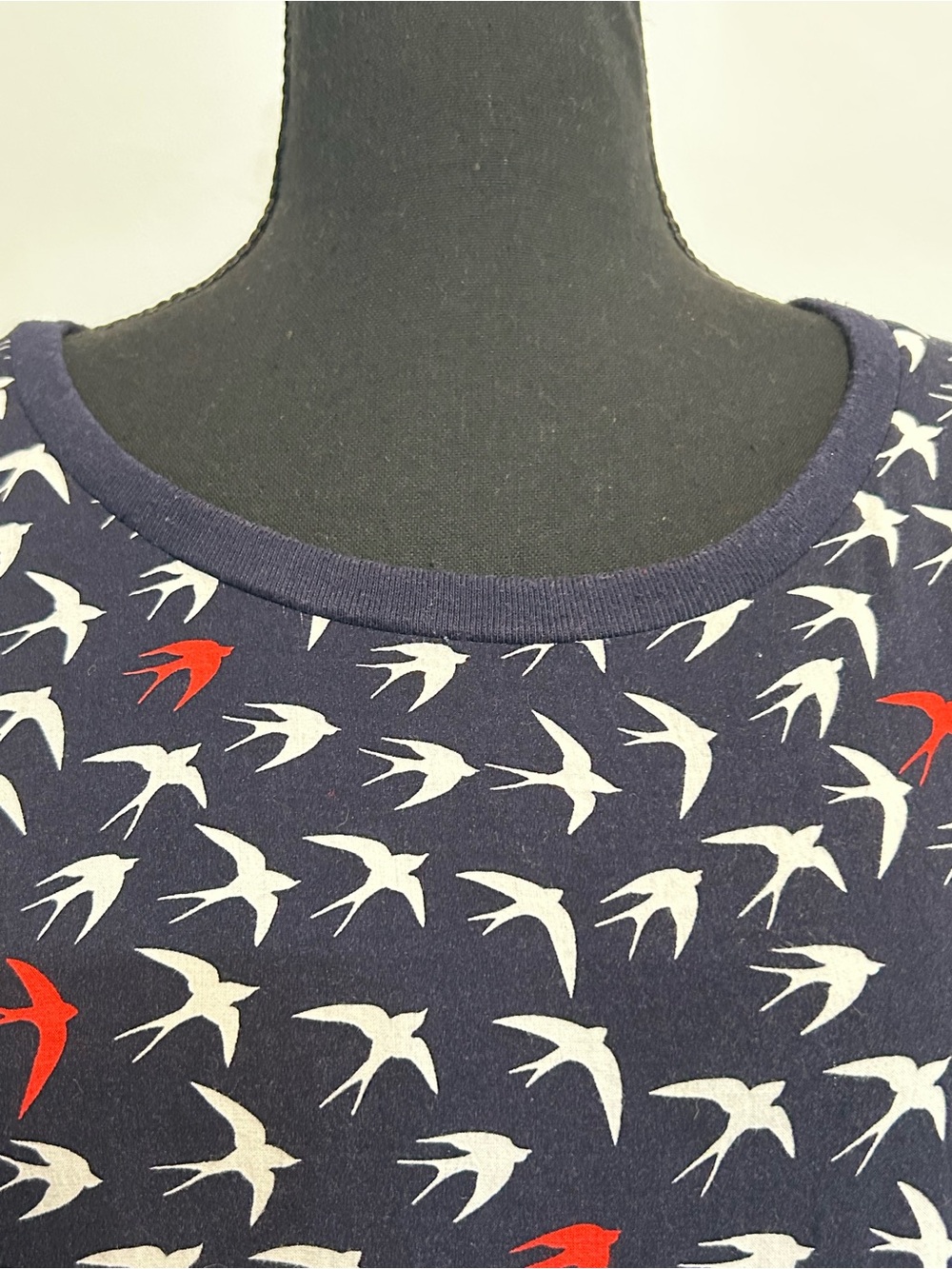 Maeve Navy Long-Sleeve Tee with White & Red Bird Motif Size 2 - Picture 2 of 11